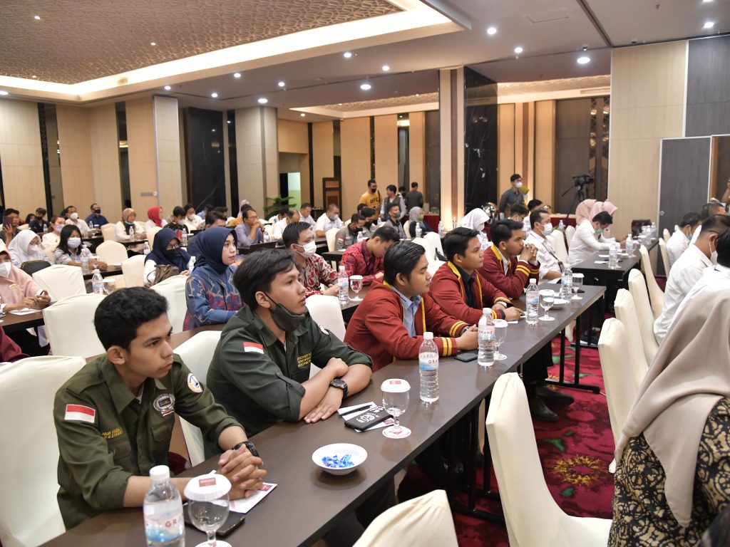 rektor uti narasumber hakteknas
