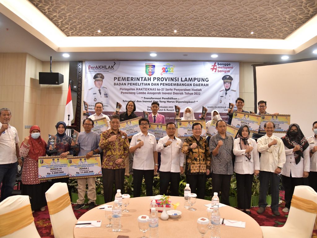 rektor uti narasumber hakteknas